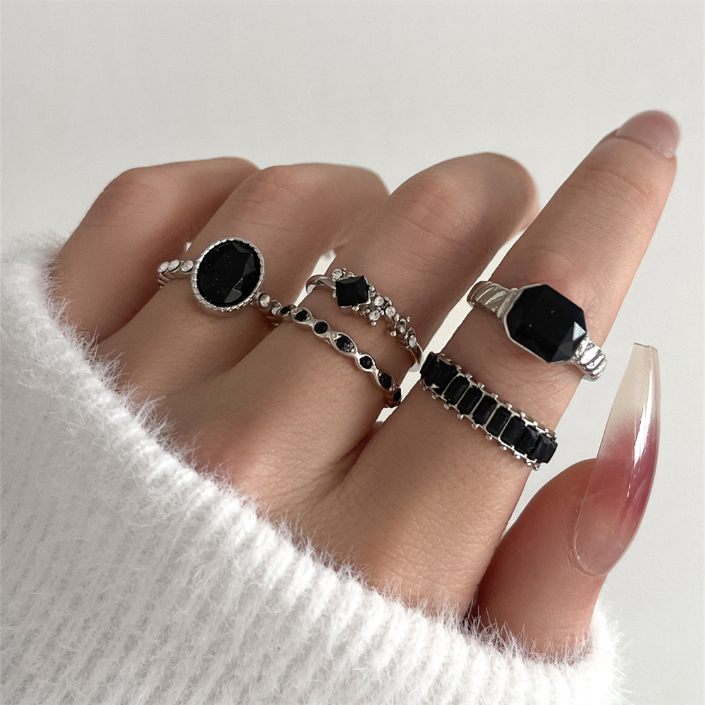 Vintage Punk Knuckle Rings Set - Набор колец в ретро-стиле с черными