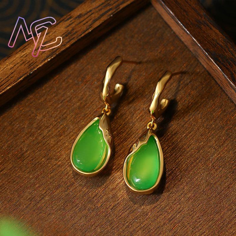 Зеленые серьги-капли из натура – обзор и цена Earrings
