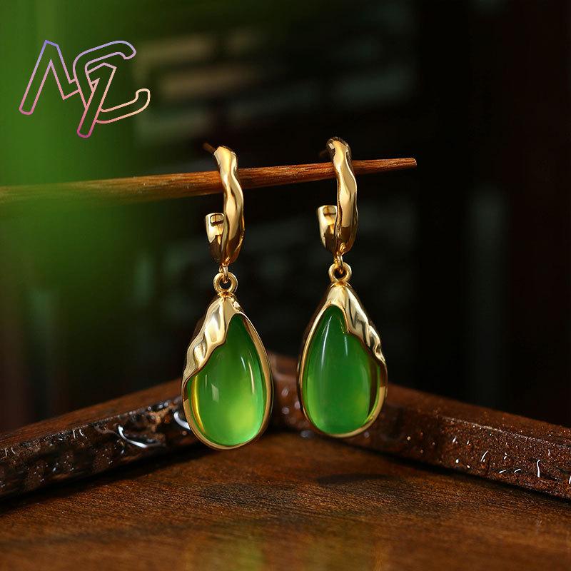 Зеленые серьги-капли из натура – обзор и цена Earrings